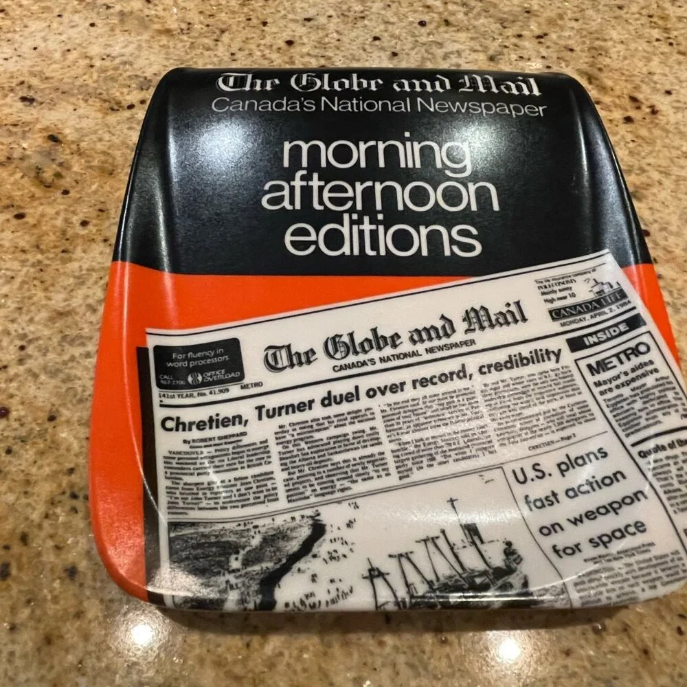 Vintage Globe & Mail trinket plate - Picture 1 of 9